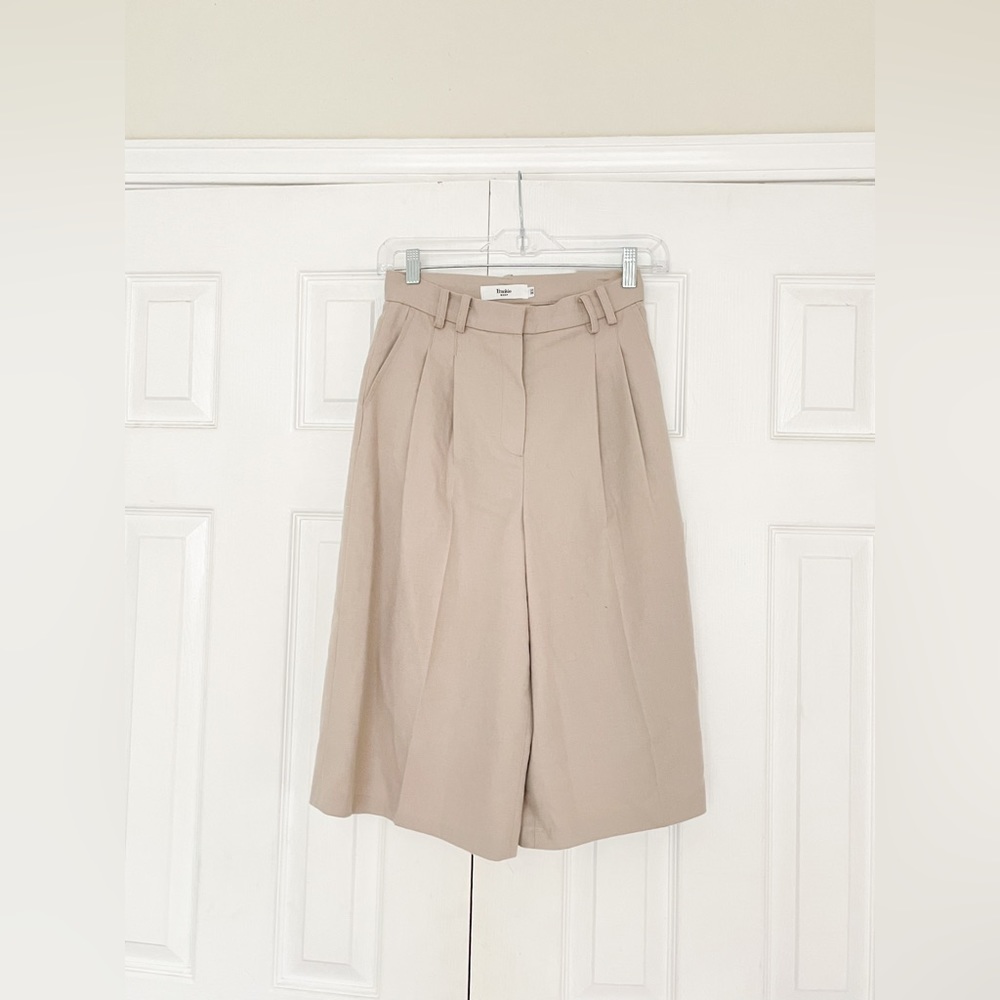 The Frankie Shop Suzanne Pleated Tencel-Blend Shorts